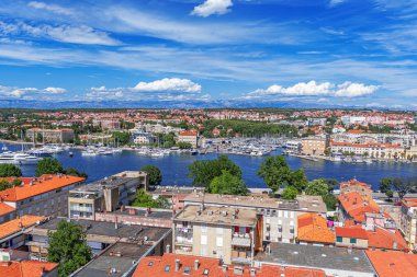 Zadar, Hırvatistan. Gökyüzünden eski şehrin panoramik görüntüsü.