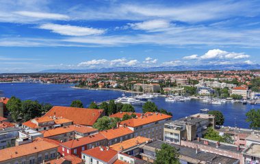 Zadar, Hırvatistan. Gökyüzünden eski şehrin panoramik görüntüsü.