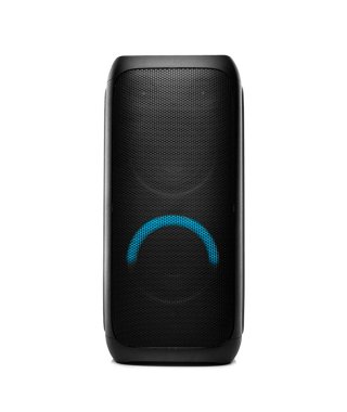 Beyaz arkaplanda büyük kablosuz ses hoparlörü izole edildi.