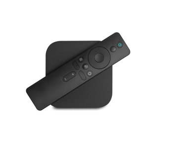 Android TV kutu alıcısı ve beyaz arkaplandaki oyuncu