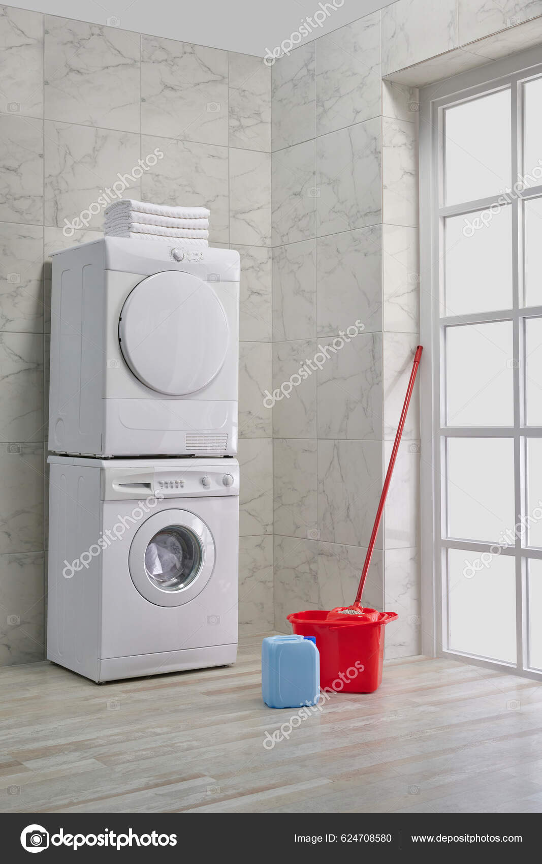 Máquina Lavar Secar Uma Fileira Kits Limpeza Estilo Sala Banho fotos,  imagens de © UnitedPhotoStudio #624708580