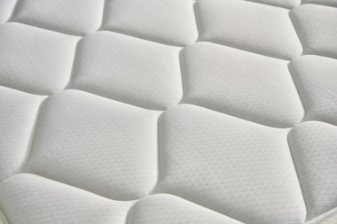 Yatak yüzeyi. Kapalı stil. Örtülü yüz..