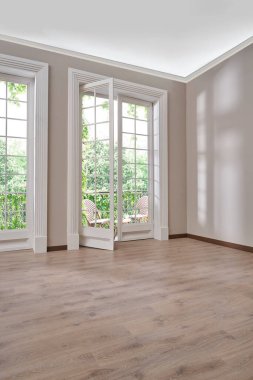 Boş oda, duvar, pencere, parke tarzı, iç konsept, mobilya kanepe halısı dekorasyonu alanı.