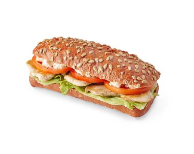 Beyaz masada izole edilmiş sandviç, peynir, marul, çeşitli sebzeler..