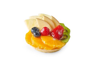 Meyve kremalı tatlı beyaz arka plan, izole.