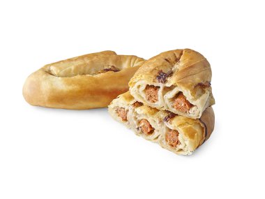 Hamur işi, peynir turtası, domates turtası izole edilmiş beyaz arka plan ve sebzeler.