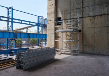 Demir ve çelik fabrikasının iskelesi..