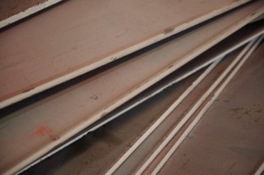 Demir ve çelik tokat detay fabrikası arka planı.