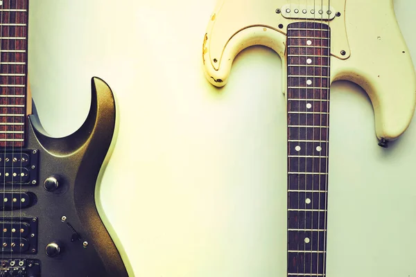Duas Guitarras Funky Rock Fusion Fretboard Pescoço Branco Preto Branco — Fotografia de Stock