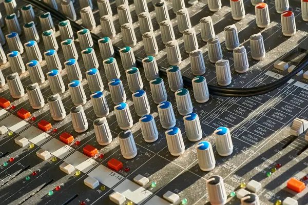 Пристрій Єднання Вхідних Сигналів Створення Комбінованого Виводу Вигляді Звуку Або — стокове фото