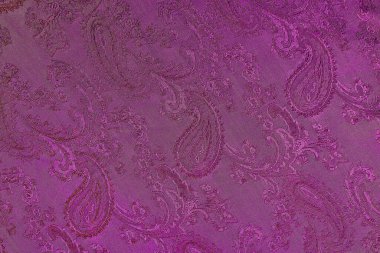 Tuhaf yaprakları ve çiçekleri olan mor, muhteşem, mistik bir arka plan.                               