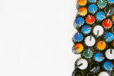 Karıştırıcının hacmi ve frekansları için düğme potansiyeli