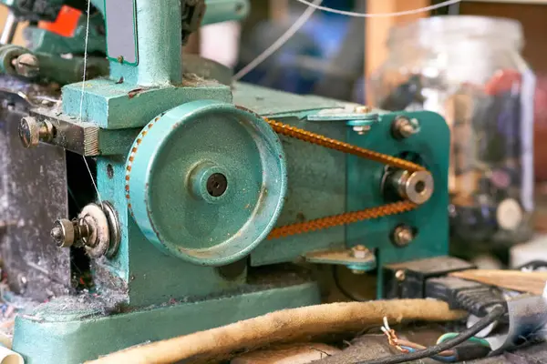 Bir iğne iki iplik üst ve alt kumaş motoruna kilitlensin.