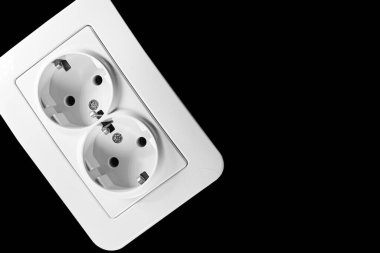 Fiş vasıtasıyla bağlanabilir. bir elektrik aygıtı bağlantı kurmak için bir priz ya da ampul alıyor