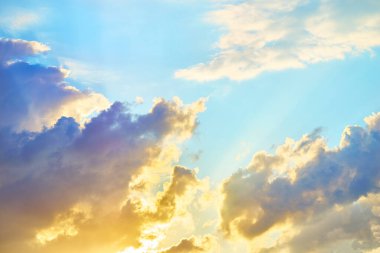 Savaş ya da savaşın bitmediği bir devlet ya da dönem.