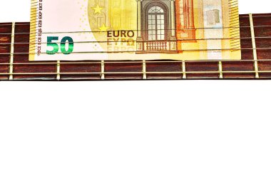 Profesyonel bir kişiye, mesleki veya kamu kuruluşuna, danışmanlık veya hizmet karşılığında yapılan bir ödeme