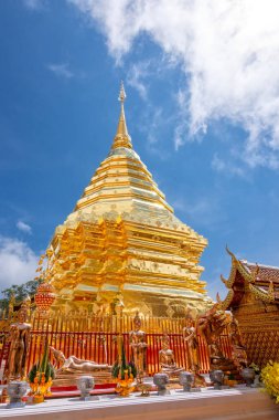 Phra Doi Suthep Tapınağı Tayland, Chiang Mai 'deki Budist tapınağıdır. Chiang Mai 'nin dini bir turistik cazibesi.