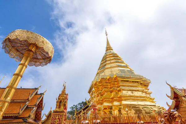 Пхра Тхат Дой Сутхеп Буддистский Искушение Чианге Таиланд Является Религиозной — стоковое фото