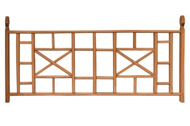 Tahta korkuluklar kırpma yolu olan beyaz arkaplanda izole edildi.