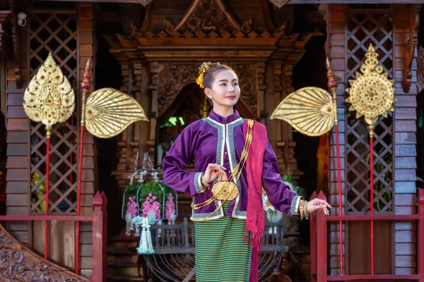 Thailänderin Traditioneller Nordthailändischer Kulturtracht Thailändische Identitätskultur — Stockfoto