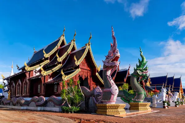 观景台 观景台 观景台 观景台 观景台 这个美丽的寺庙是个有名的地方 位于泰国北部清迈的梅唐区 — 图库照片