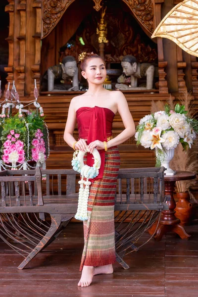 Tajka Kobieta Ubrana Tradycyjny Kostium Kultury Północnej Tajlandii Kultura Tożsamości — Zdjęcie stockowe