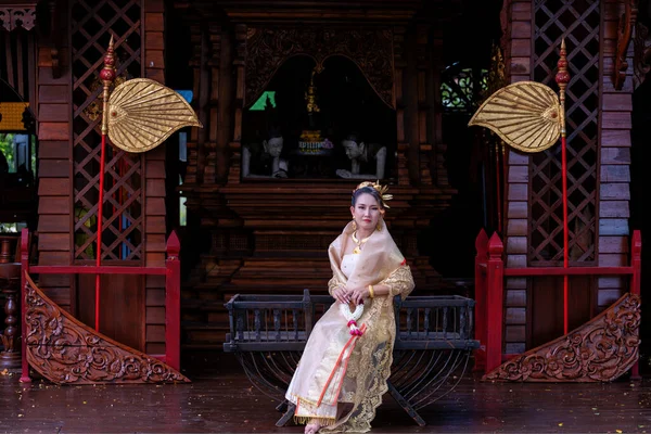 Тайские Женщины Одеты Традиционные Таиландские Культурные Костюмы Культура Таиланда — стоковое фото