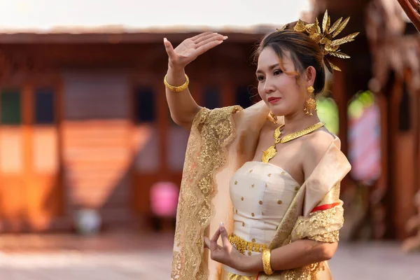 Thailändische Frauen Traditionellen Thailändischen Kulturtrachten Thailändische Identitätskultur — Stockfoto