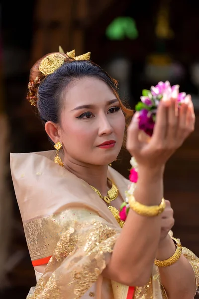 Thailändska Kvinnor Klädda Traditionella Thailändska Kulturdräkter Thailands Identitetskultur — Stockfoto