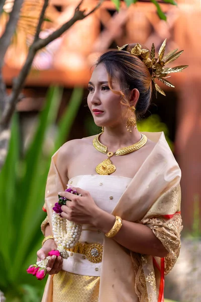 Thai Nők Öltözött Hagyományos Thaiföldi Kulturális Jelmezek Thaiföld Identitáskultúrája — Stock Fotó
