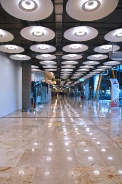 Için aeropuerto barajas, iluminacin moderna