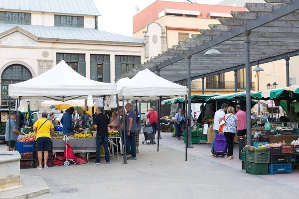 Mercado Semanal Pueblo Costa Brava Catalana Particular Sant Feliu Gixols —  Fotos de Stock