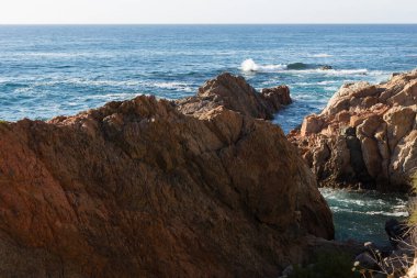 Denizdeki kayalar, Katalan Costa Brava, Akdeniz
