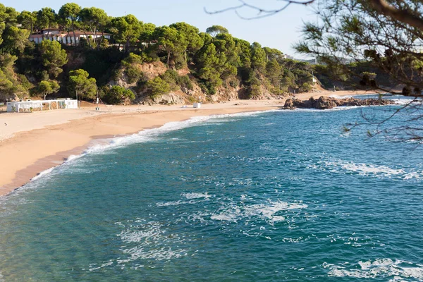 .Katalan Costa Brava 'daki La Conca plajı.