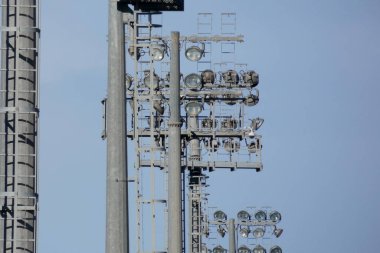 industrial spotlights to illuminate sports fields