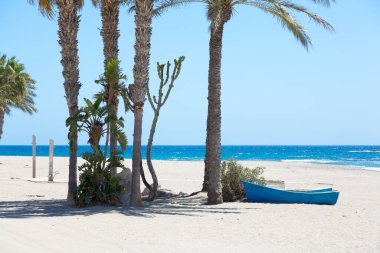 İspanya 'nın Almerya eyaletindeki Cabo de Gata plajları ve manzaraları.