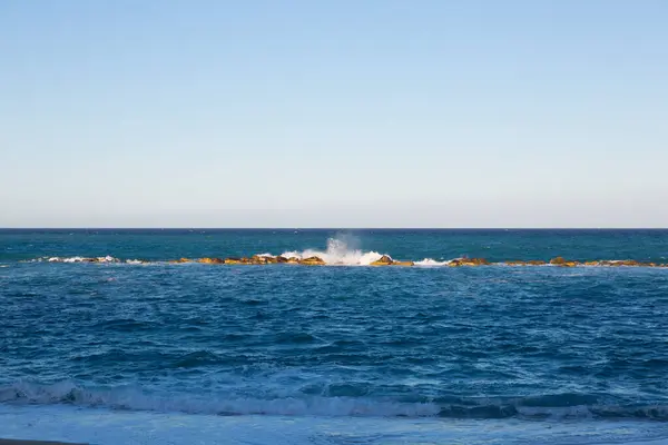 Modré Moře Vlnami Klid Středozemní Moře — Stock fotografie