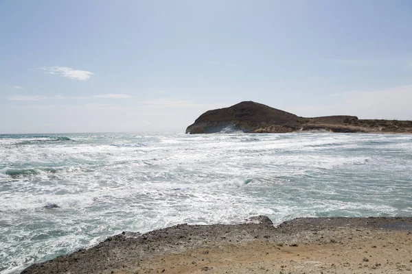 スペインのアンダルシア州アルメリア県のカボ ガタの保護された野生のビーチ — ストック写真