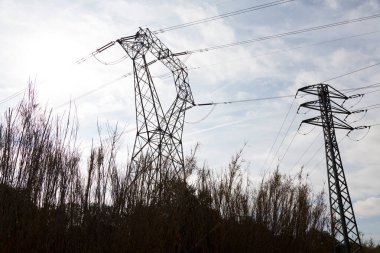 Elektrik enerjisi nakli için elektrik kuleleri