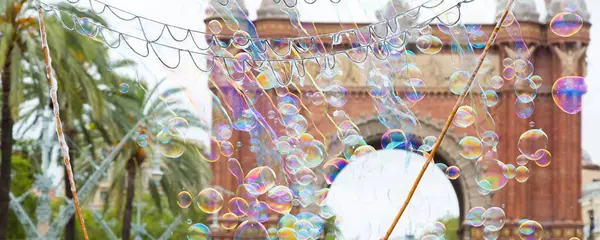 Burbujas Jabón Flotando Reflejando Colores Fantásticos Sorprendentes — Foto de Stock