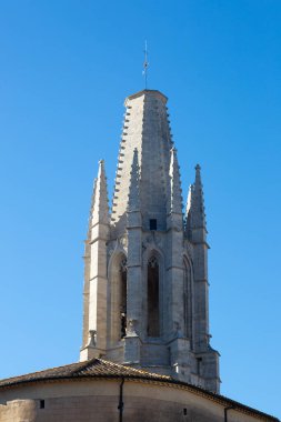 San Felix Kilisesi 'nin dış görünüşü veya Placa de Catedral, Girona, İspanya' daki Sant Feliu.