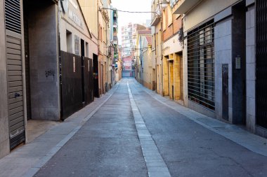 Yaya verimi parke taşı sokak yüzeyinde perspektif boyalı tabela