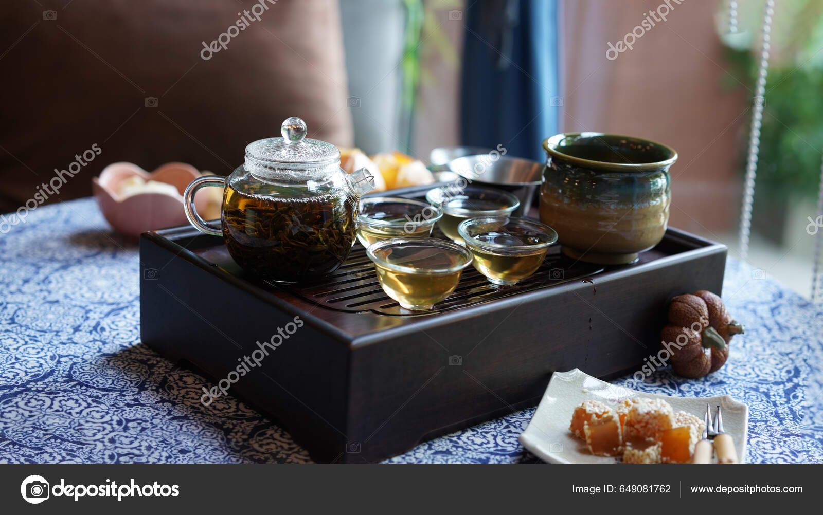 https://st5.depositphotos.com/2364469/64908/i/1600/depositphotos_649081762-stock-photo-traditional-tea-set-tray-modern.jpg