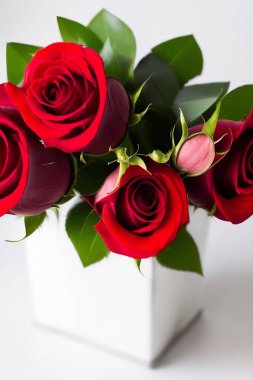 Gül. Gül arka planı. Gül buketi. Sevgililer Günü konsepti, düğünler, doğum günleri, yeni yıl, Noel ve diğer tatiller, web posteri, tebrik kartı. Sevdiğine sürpriz yap..