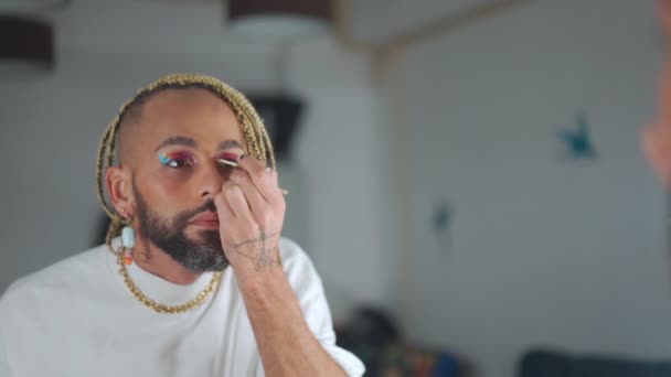 Man Reflected Mirror While Applying Eyelash Eyeshadow Cosmetic Make Real — Vídeos de Stock
