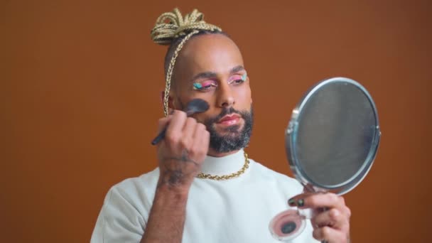Brazilian Gay Wearing Make Holding Mirror Applying Make Dressed White — 비디오
