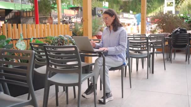 Freelancer Laptop Sitting Outdoor Cafe Brunete Female Person Wear Glasses — Video