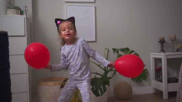 Criança Gritar Alto Crazy Shocked Going Mad Emotional Little Girl — Vídeo de Stock