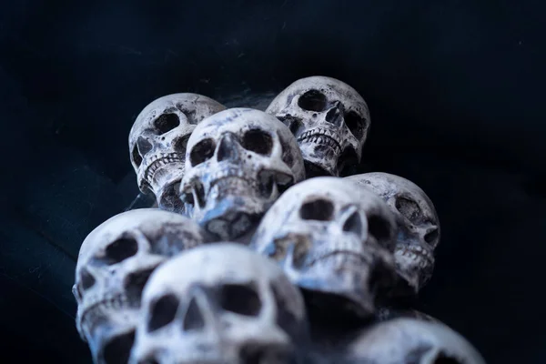 Crânio Halloween Fundo Muitas Pessoas Crânios Estão Cima Uns Dos — Fotografia de Stock