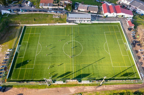 Futbol Sahasının Havadan Görünüşü Şehirde Antrenman Yarışma Için Halk Futbol — Stok fotoğraf